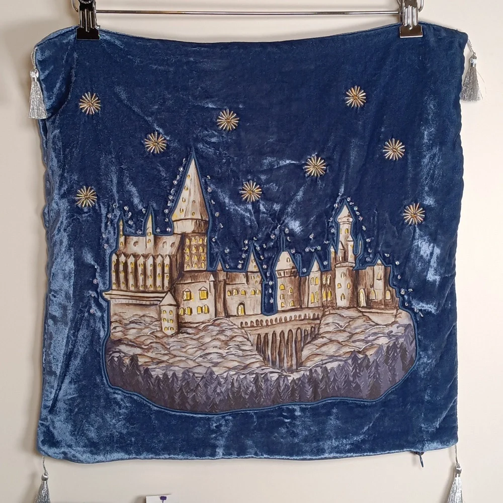 NWT Pottery Barn x Harry Potter Hogwart Castle Pillow Cover Blue Velvet 18